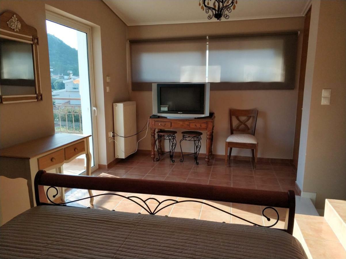 Relaxing Villa With Swimming Pool And Garden Agios Georgios  Exterior foto